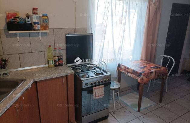 Komárom 1+2 szobás ikerház eladó a Koppányvezér úton