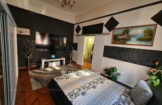 Budapesti lakás eladó, Palotanegyed, 1+2 szobás