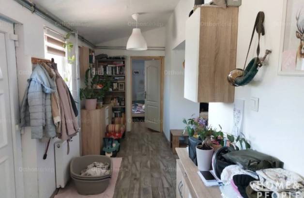 Eladó 2+2 szobás családi ház Szeged