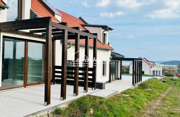 Eladó 4 szobás családi ház Balatonfüred, új építésű