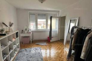 Eladó 3+1 szobás lakás Győr a Galamb utcában