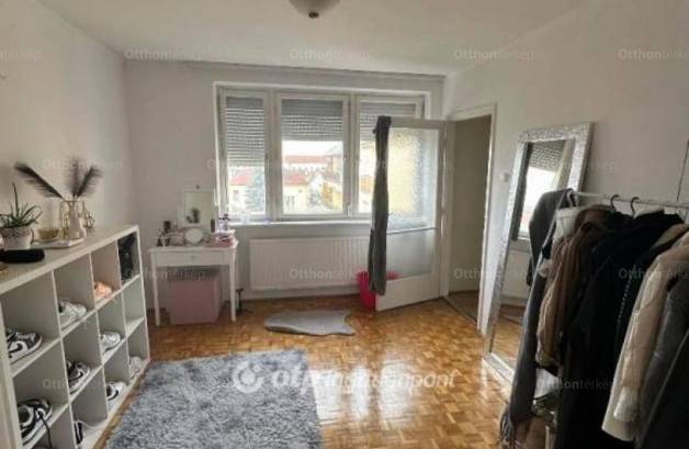 Eladó 3+1 szobás lakás Győr a Galamb utcában