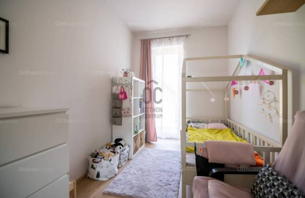 Budaörsi eladó családi ház, 6 szobás, a Kolozsvári utcában