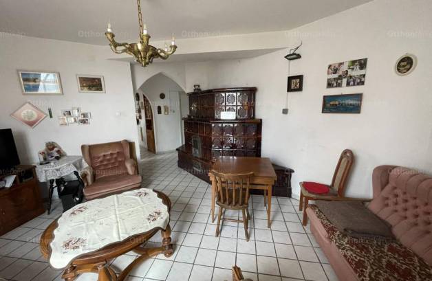 Körösladányi családi ház eladó a Rákóczi utcában, 185 négyzetméteres