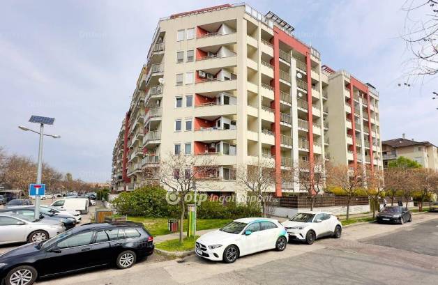 Eladó 2 szobás lakás, Palotanegyedben, Budapest