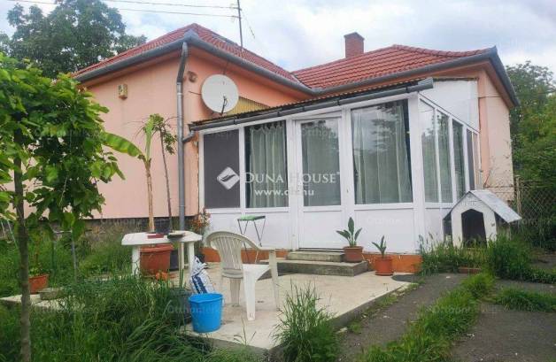 Pécs 3 szobás családi ház eladó