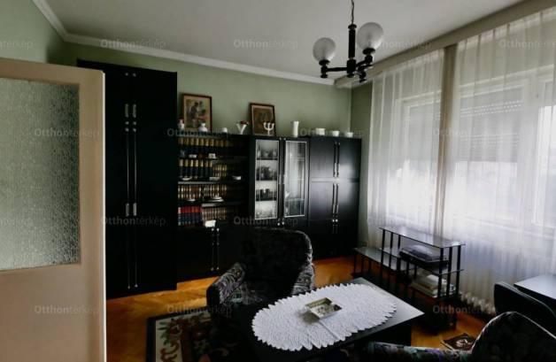 Debrecen 2+1 szobás családi ház eladó