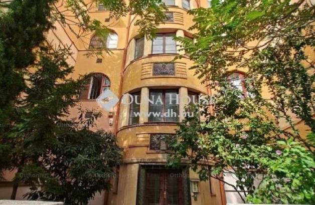 Eladó 4 szobás lakás Pécs