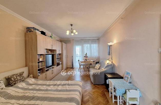Budapest eladó lakás József Attila-lakótelepen a Dési Huber utcában, 53 négyzetméteres