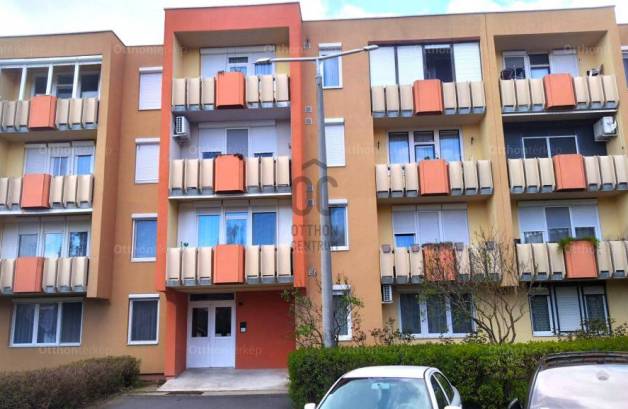 Eladó lakás Szombathely a Stromfeld Aurél utcában, 3 szobás