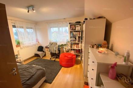 Budapesti lakás eladó, 80 négyzetméteres, 4 szobás