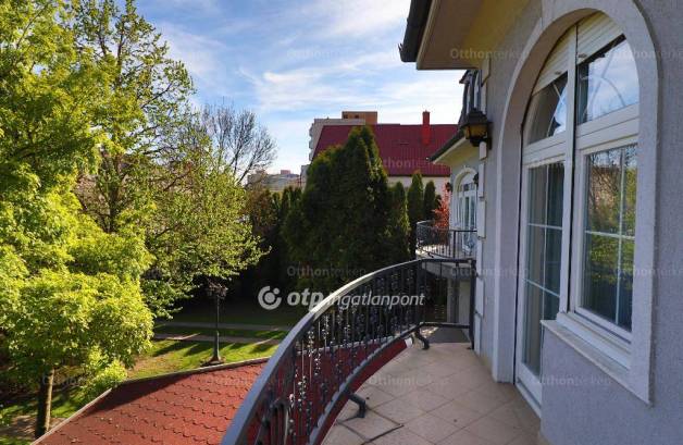 Eladó családi ház, Budapest, Sasadon, 440 négyzetméteres