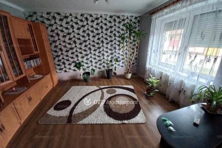 Csongrádi eladó családi ház, 2 szobás