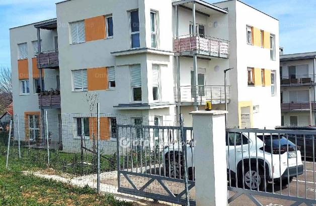 Pécs új építésű, 2 szobás