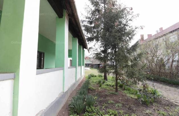 Eladó 4 szobás családi ház Orosháza a Pacsirta utcában