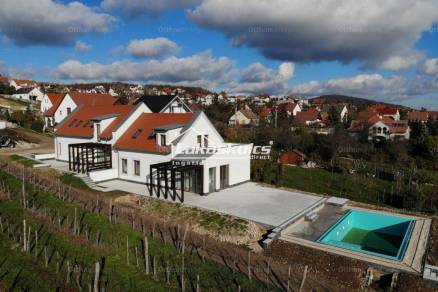 Eladó 9 szobás családi ház Balatonfüred, új építésű