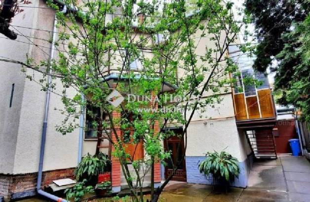 Szegedi családi ház eladó a Bercsényi utcában, 146 négyzetméteres