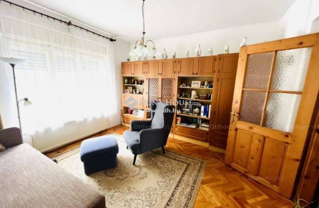 Pécs családi ház eladó, 2 szobás
