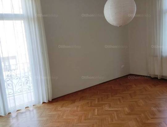 Családi ház eladó Debrecen, a Poroszlay úton, 900 négyzetméteres
