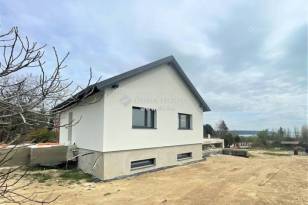 Balatonalmádi eladó új építésű családi ház