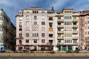 Eladó 2+1 szobás lakás, Belvárosban, Budapest