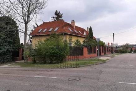 Eladó 11 szobás családi ház Budatétényen, Budapest, Háros utca