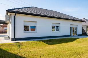 Dabas eladó új építésű családi ház