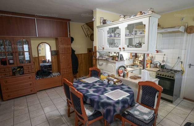Eladó 4 szobás családi ház Tapolca