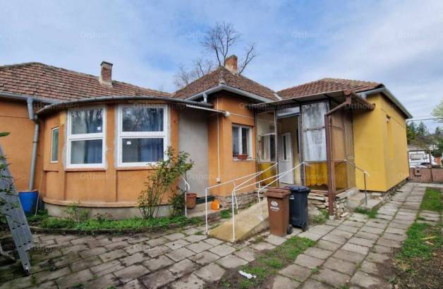 Eladó családi ház Pécs, Mártírok útja, 5+1 szobás
