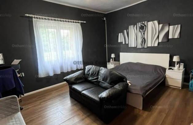 Eladó 4 szobás családi ház, Csepel-Belvárosban, Budapest
