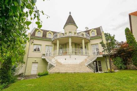 Családi ház eladó Eger, 240 négyzetméteres
