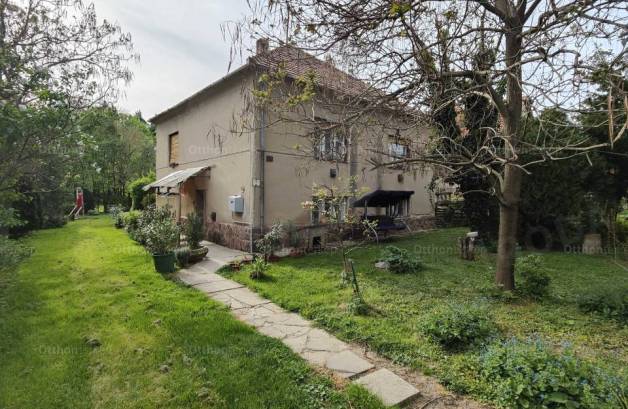 Pécs eladó családi ház a Magyarürögi úton