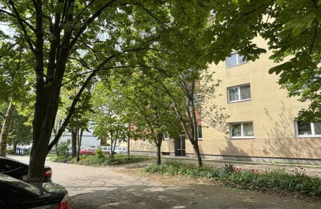 Lakás eladó Várpalota, a Korompay Lajos utcában, 48 négyzetméteres