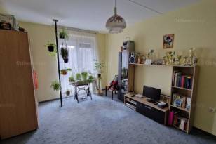 Eladó lakás, Pécs, 2+1 szobás