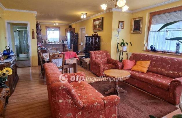 Debreceni családi ház eladó, 122 négyzetméteres, 2+1 szobás