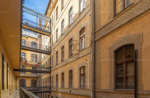 Budapest, lakás eladó, Palotanegyed, 3 szobás