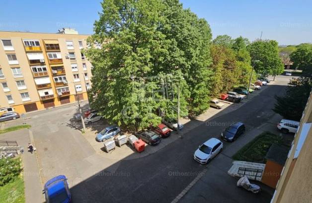 Pécsi lakás eladó a Siklósi úton, 50 négyzetméteres