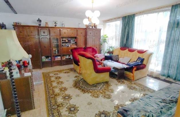 Szentendrei családi ház eladó, 237 négyzetméteres, 7+1 szobás