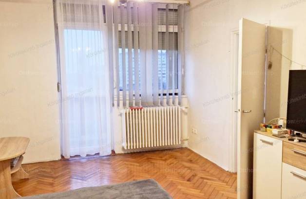 Eladó lakás Székesfehérvár a Szabadságharcos úton, 1 szobás