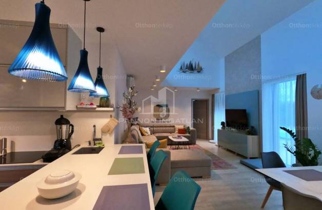 Velencei új építésű családi ház eladó, 300 négyzetméteres, 9 szobás