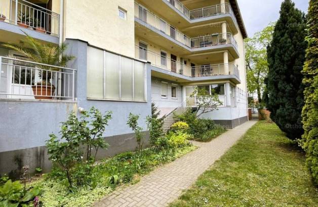 Debreceni lakás eladó, 75 négyzetméteres, 3 szobás