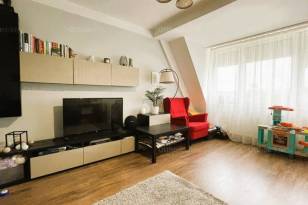 Debreceni lakás eladó, 75 négyzetméteres, 3 szobás