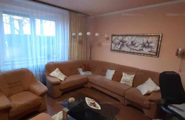 Debreceni családi ház eladó, 160 négyzetméteres, 4 szobás