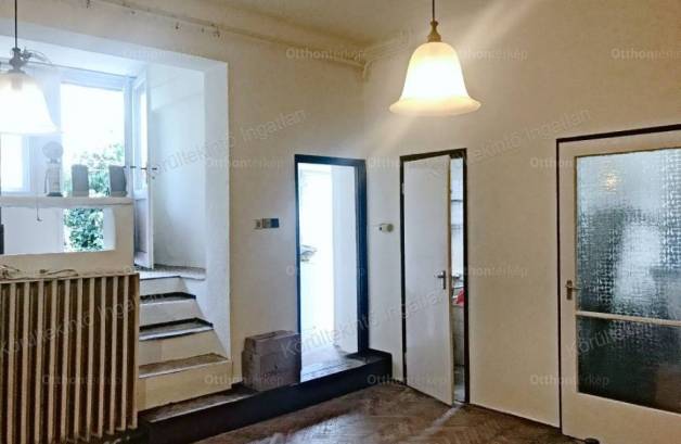 Budapesti lakás eladó, Csillaghegy, 3 szobás