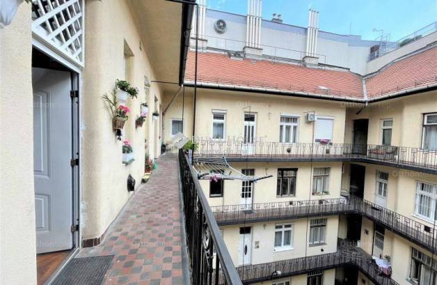 Budapesti lakás eladó, Óbudán, Tímár utca, 2+1 szobás