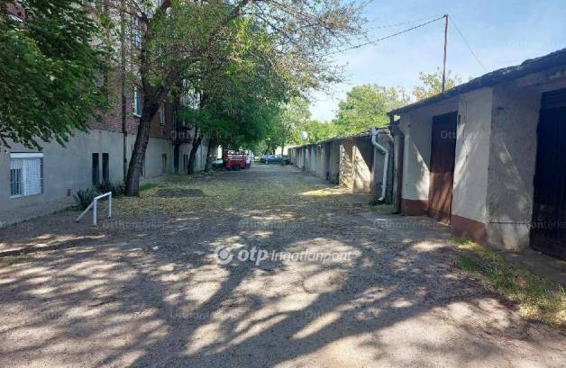 Debreceni eladó lakás, 2 szobás, 73 négyzetméteres