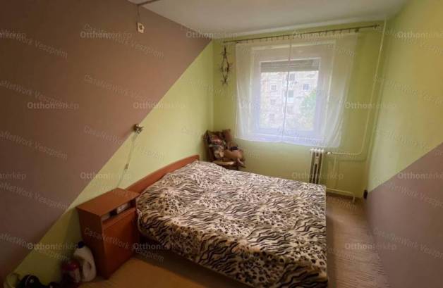 Eladó lakás Veszprém, 1+3 szobás