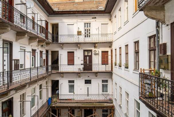 Budapesti lakás eladó, Erzsébetvárosban, Vörösmarty utca, 2 szobás