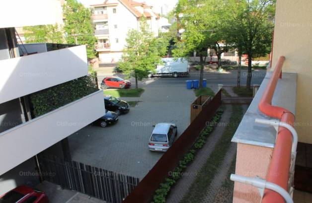 Debrecen 1+2 szobás lakás eladó a Széchenyi utcában 72-ben