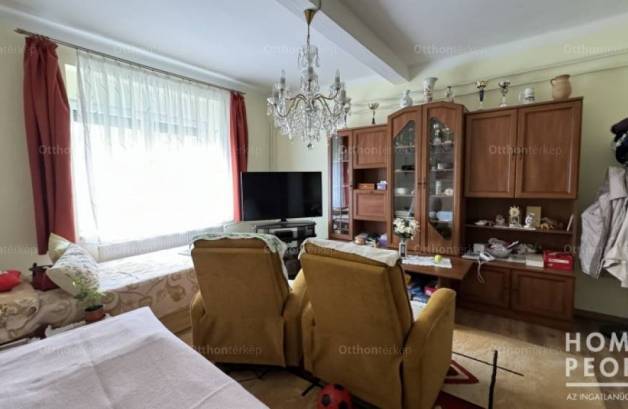 Eladó családi ház, Szeged, 2 szobás